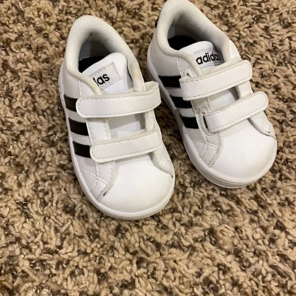 Adidas Baby - Picture 2 of 4
